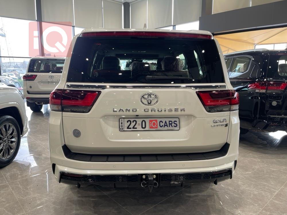 تۆیۆتا لاند کروزەر